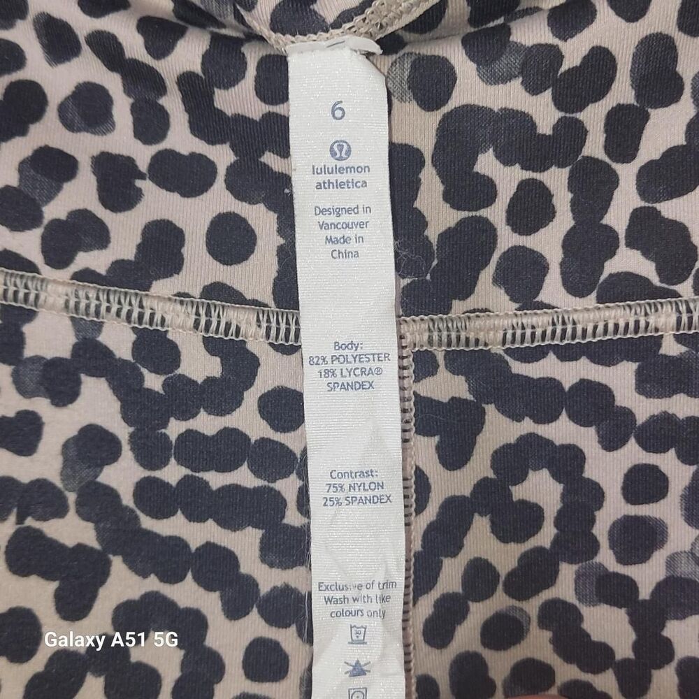 Lululemon Women's Tan and Black Leggings
